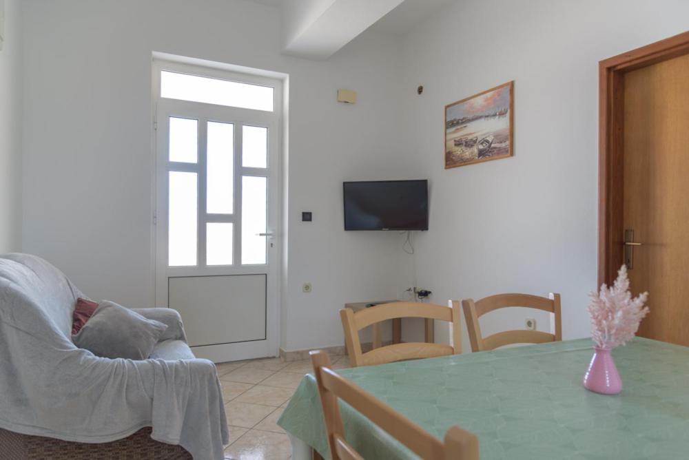 Rasin Apartments Pakoštane エクステリア 写真